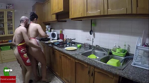 free pornhub amateur exclusive porn cooking naked and eating pussy